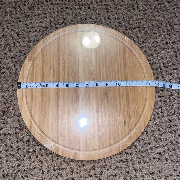 Round Bamboo Corner Cutting Board - Picture 2 of 4